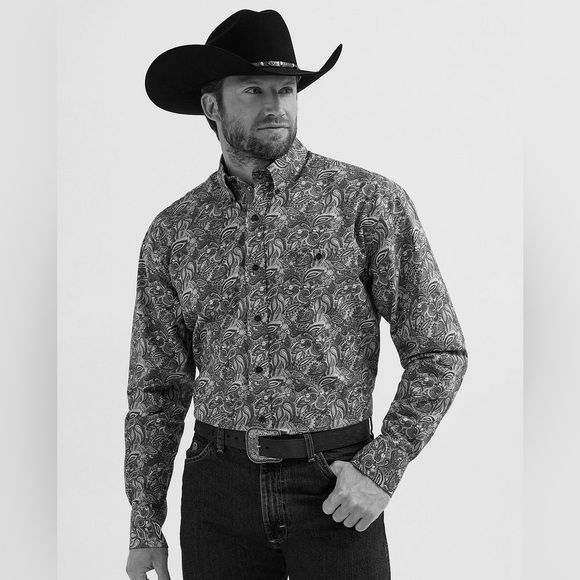 Wrangler Men's George Strait Long Sleeve Button Down Shirt- Bold Paisley | 3XL - Picture 3 of 9